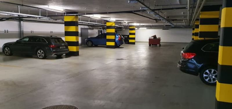 PW Parkplätze Tiefgarage Rickenbach